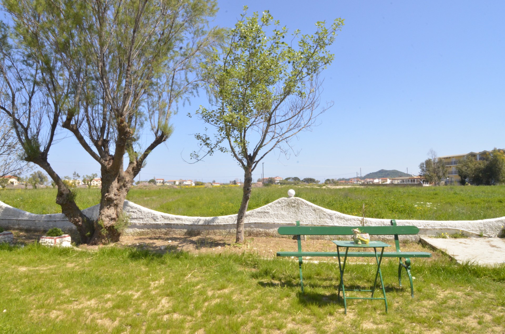 DOLPHIN ALYKES STUDIOS +SNACK BAR